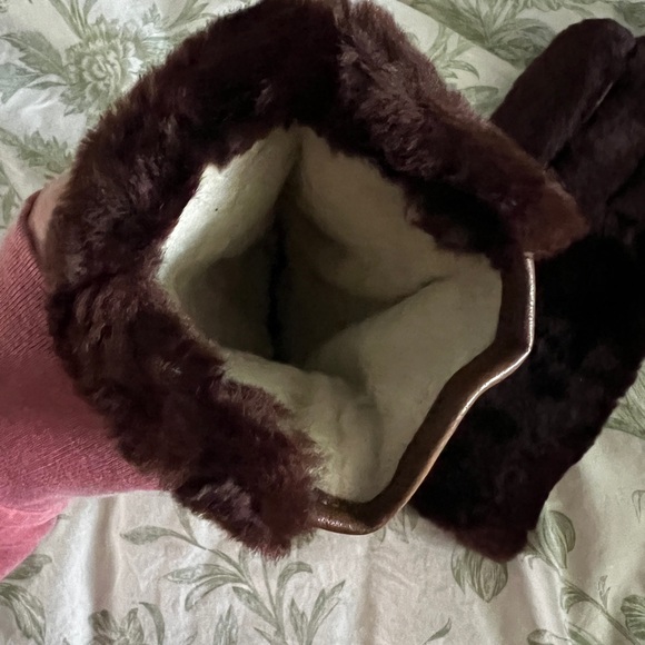 Vintage Leather and Brown Fur Gloves - Picture 3 of 4